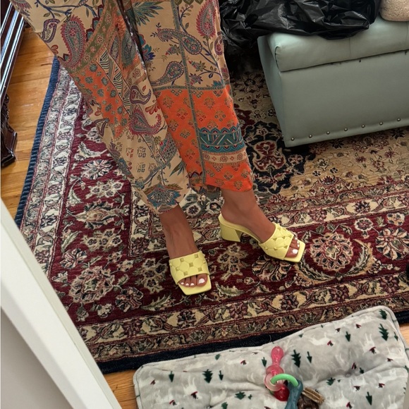 Heels - Picture 5 of 6